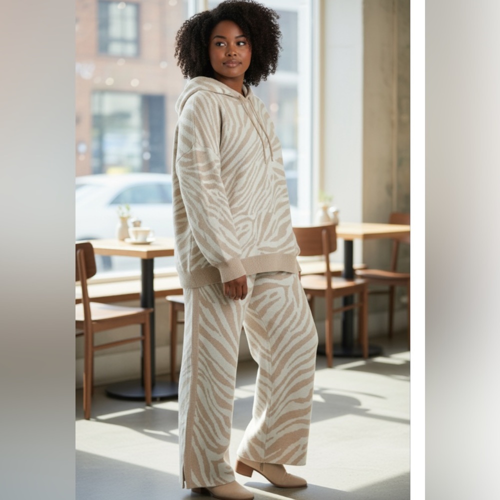Chico’s 2Piece Zebra Print Lounge Set